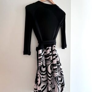 Diane von Fürstenberg A-line wrap dress Size 2